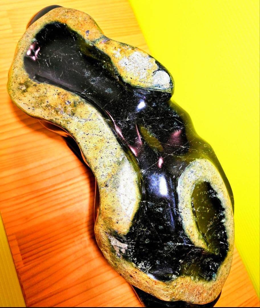 ✡️約12kgあり‼️超巨大‼️金蛇石さま 白蛇の脱け殻付き