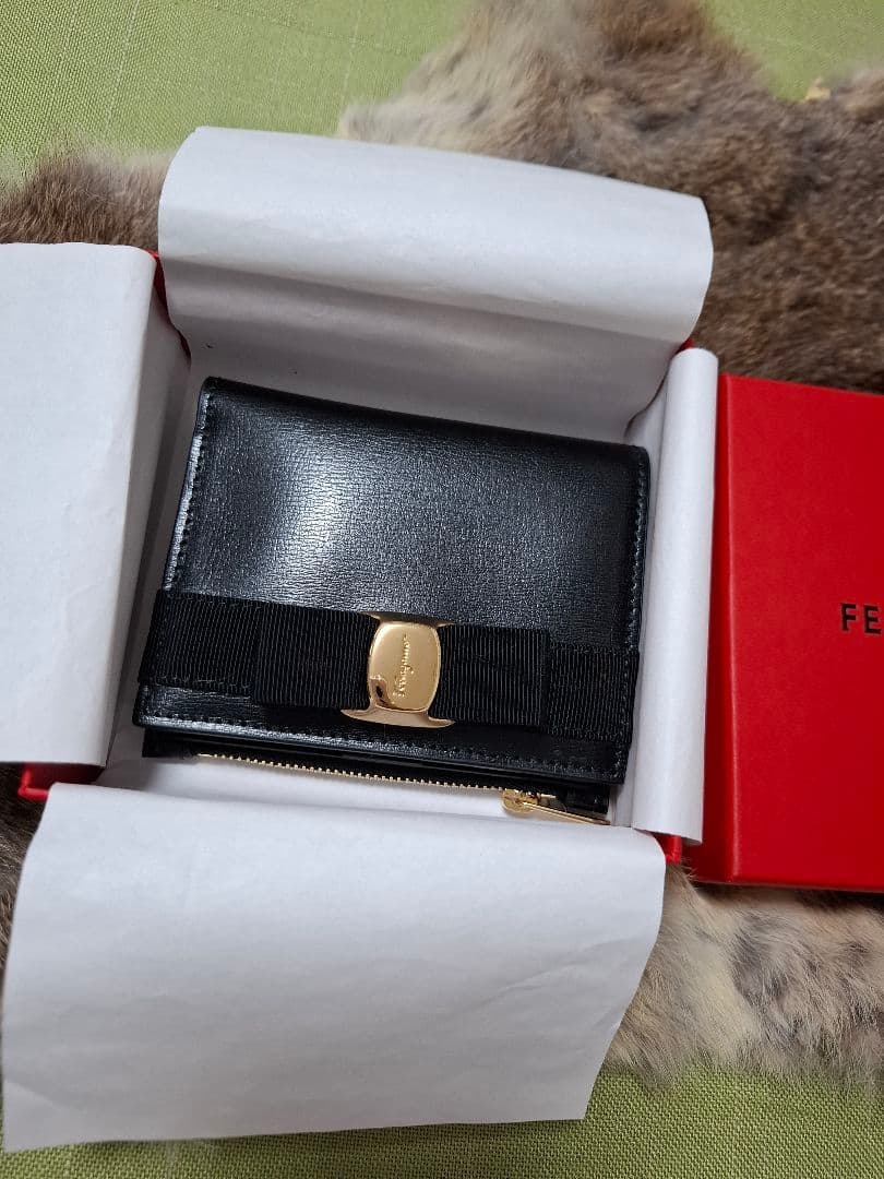 FERRAGAMO フェラガモ　財布 ブラック