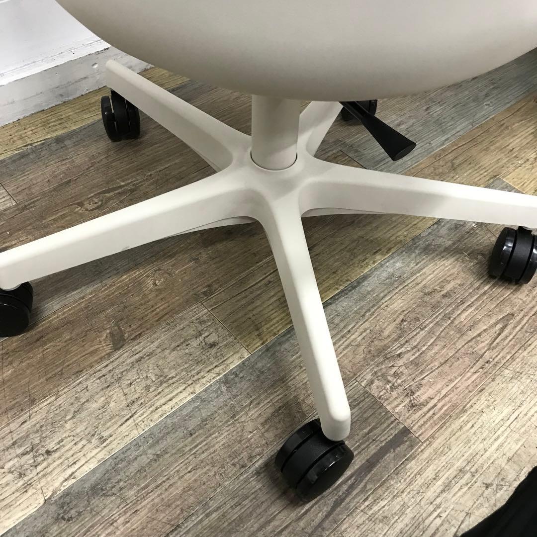 【展示品・2025年製】オカムラ　フローリス　ライトグレージュ　椅子