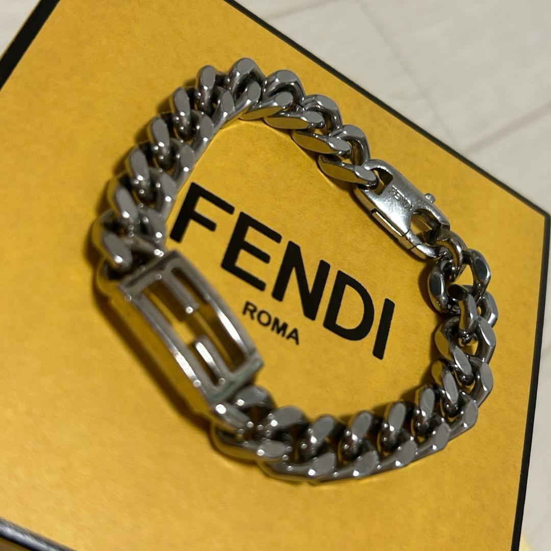 FENDI チェーンブレスレット バゲット シルバー