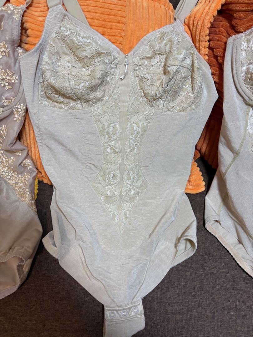 ワコール ボディスーツ 補正下着　ベージュ　3個セット