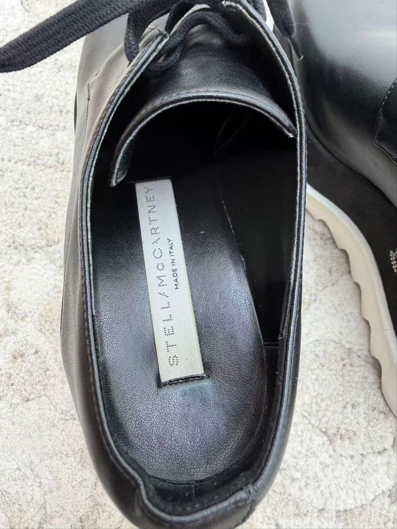 STELLA McCARTNEY ロゴ印字ありブラック厚底スニーカー　34