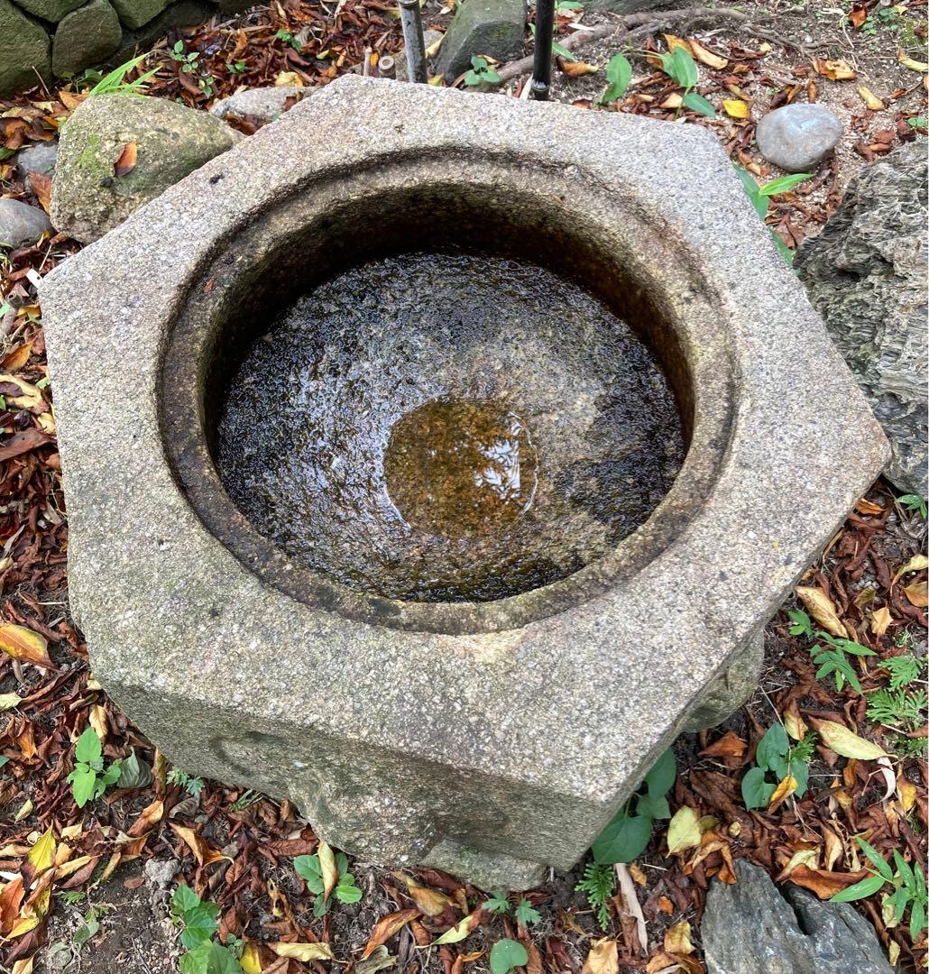 奈良石製六角水鉢