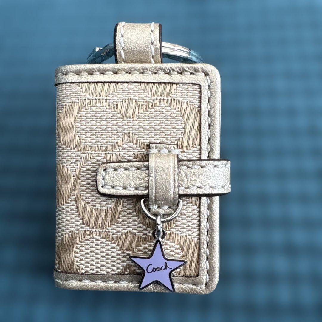 coach フォトフレーム　星型チャーム付き　キーホルダー