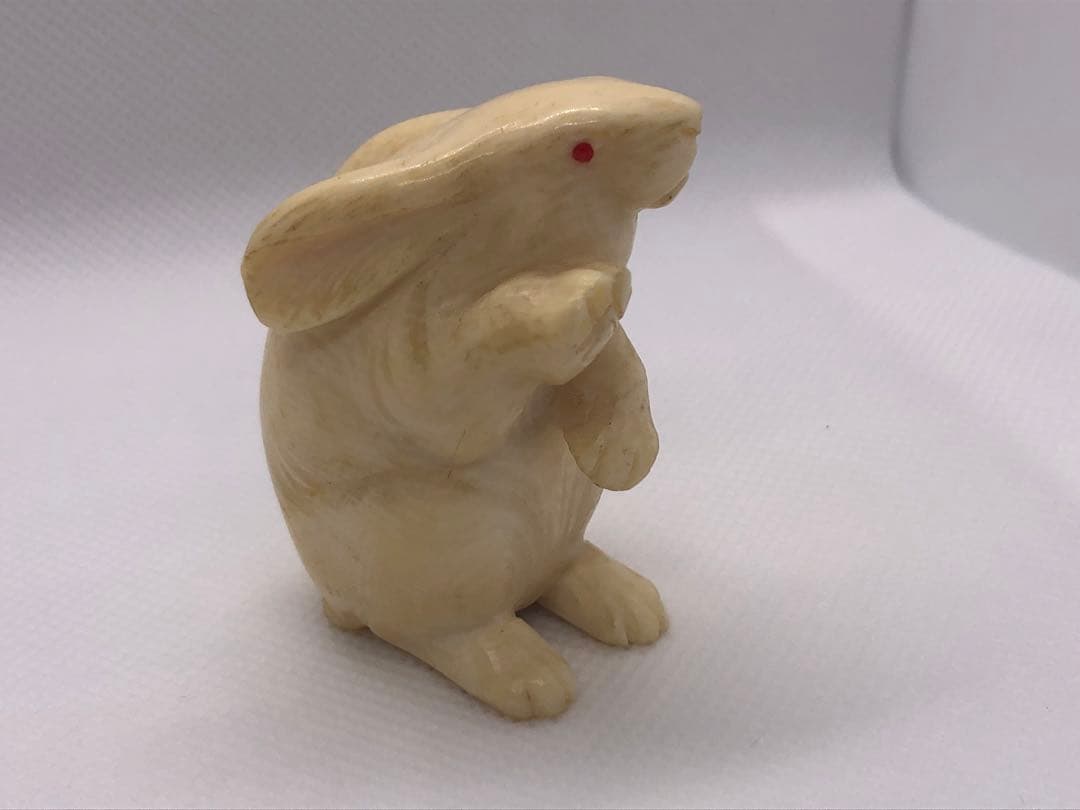 根付　兔　時代物　マンモス牙　提げ物　彫刻 サイズ：48.2cm 重さ：40g