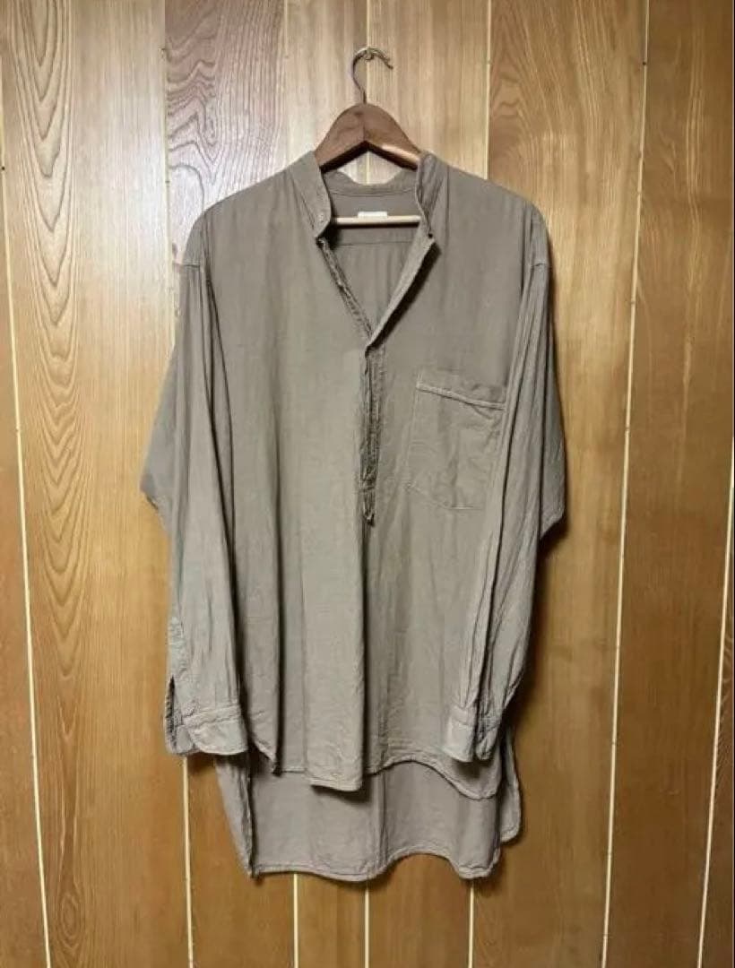 COMOLI ベタシャンプルオーバー