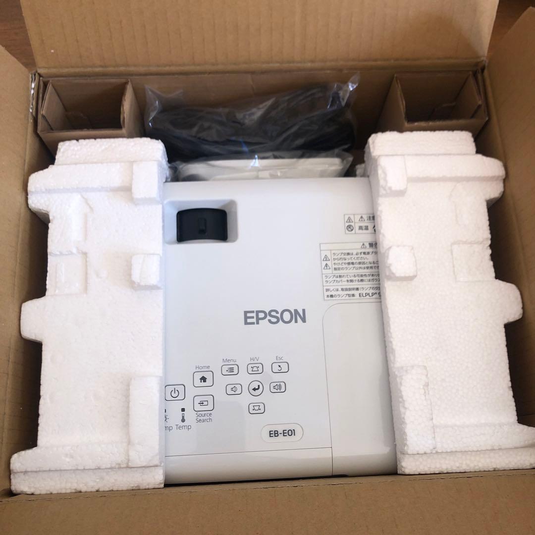 EPSON EB-E01 プロジェクター本体とその他