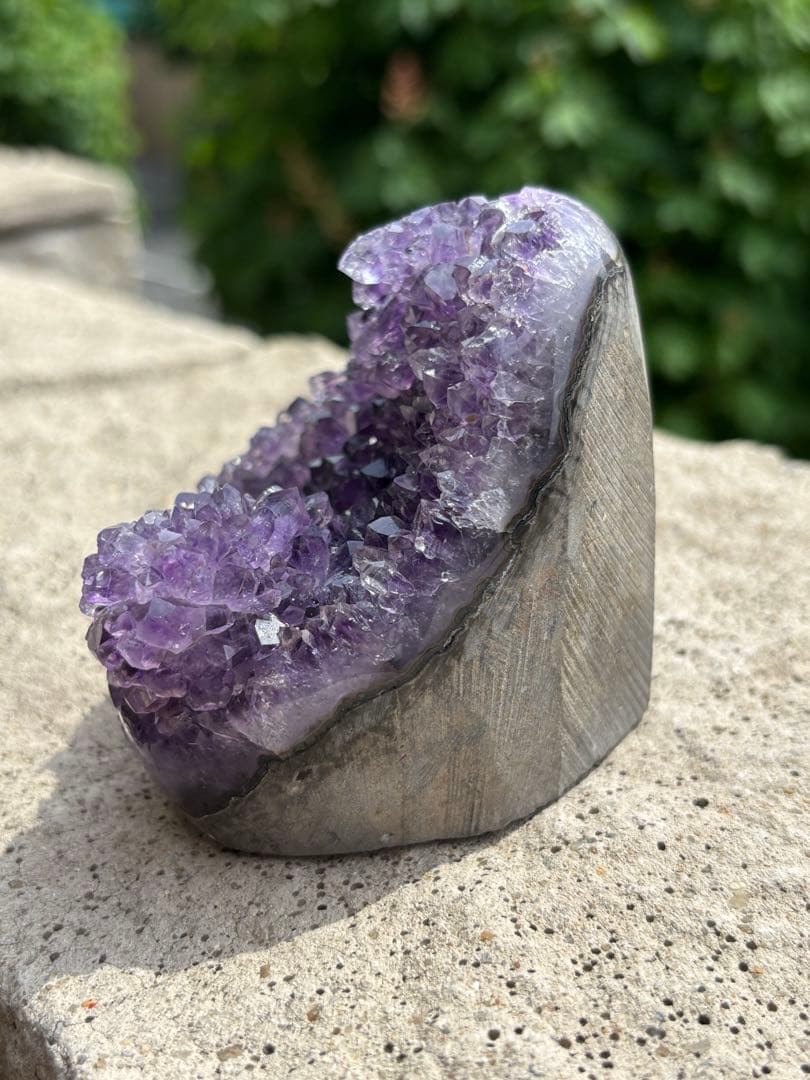 高品質！ウルグアイ産⭐️アメジストドーム⭐️花付きN141