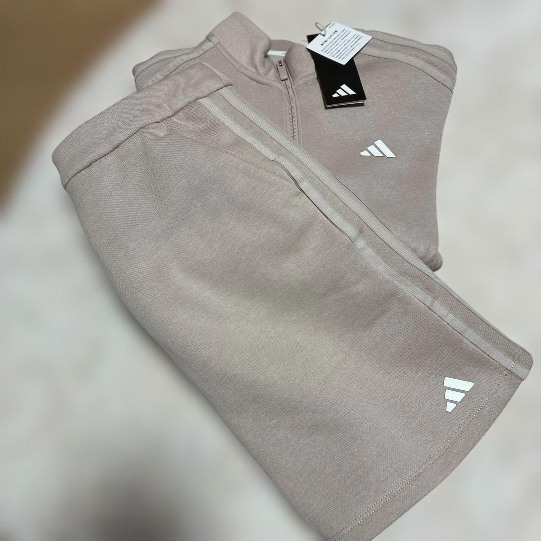 adidas ピンクベージュ セットアップ　ジャケット&スカート M 裏起毛