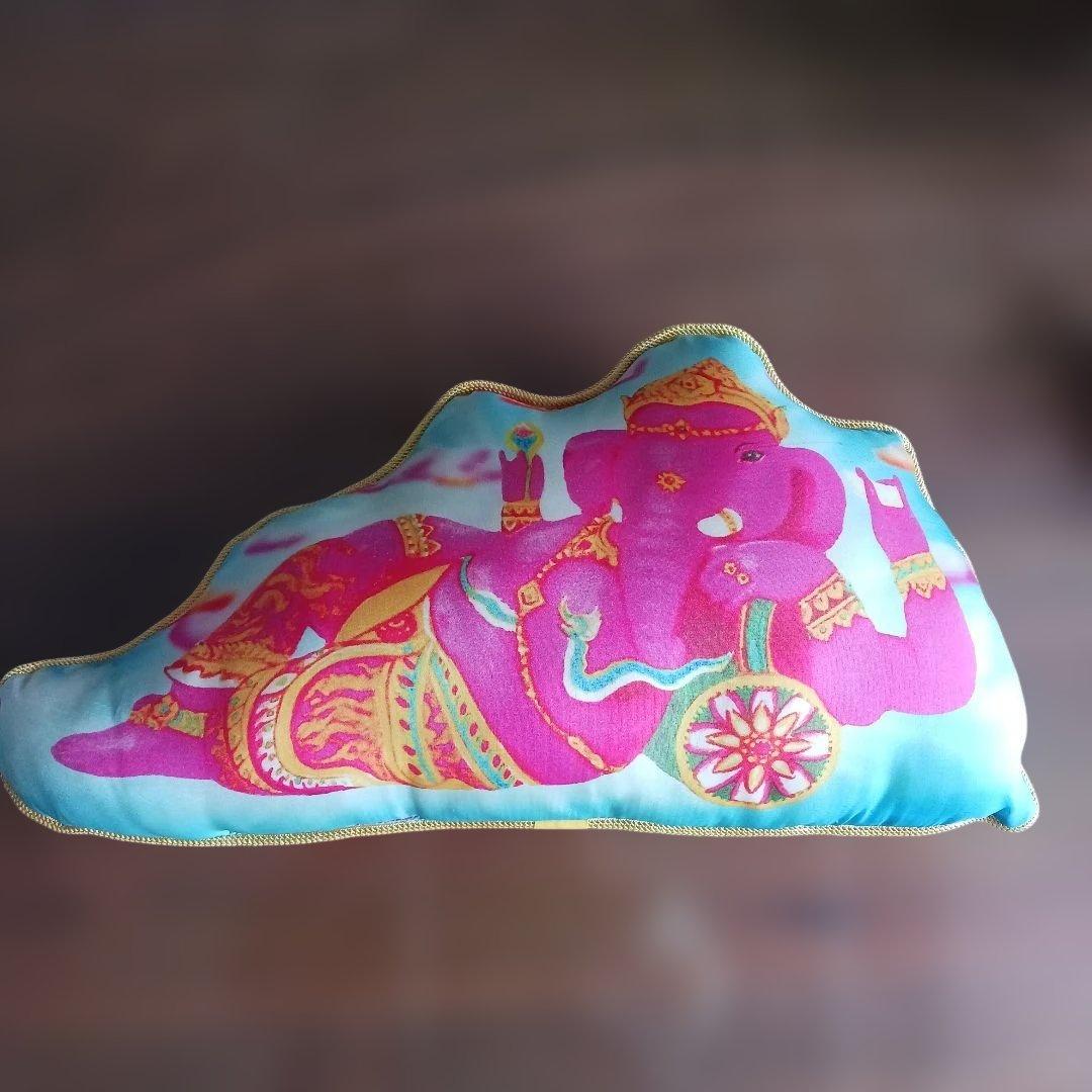 ガネーシャのデザインクッション