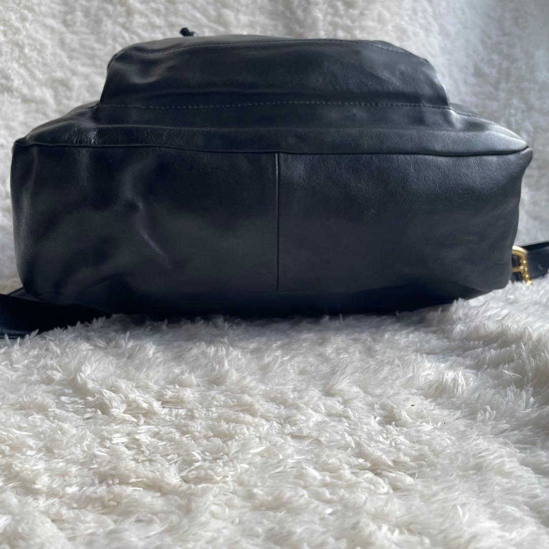 希少✨ジャンニヴェルサーチ リュック オールレザー メデューサ 巾着型 ブラック