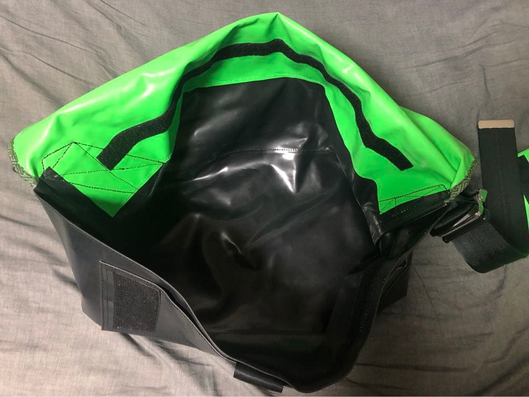 バッグ resistant messenger bag