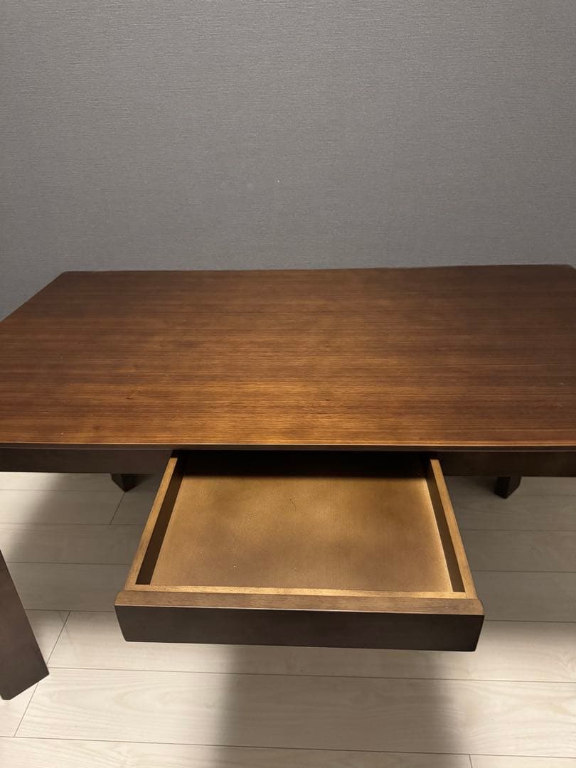 【札幌ファニシング】ブラウン木製ダイニングテーブル