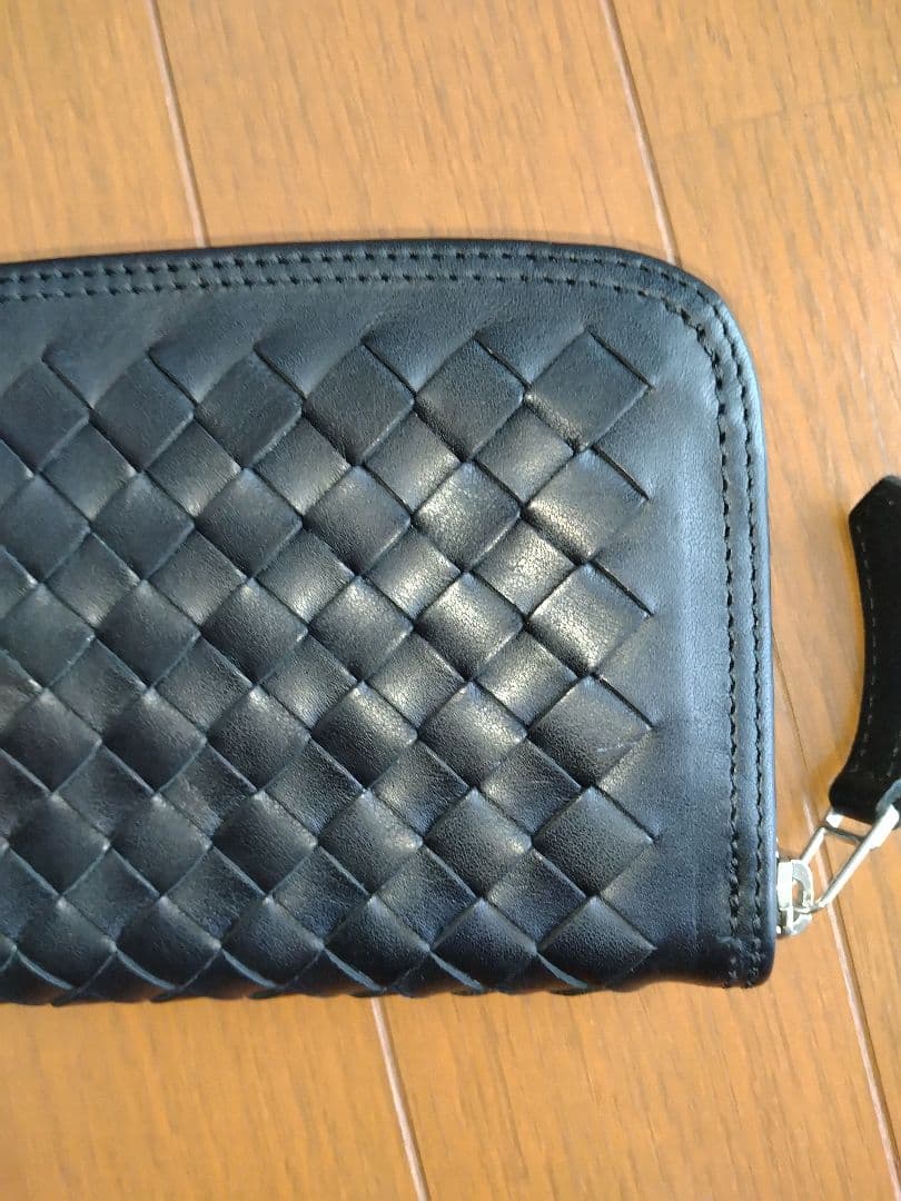 パイロットリバー　レッドムーン　黒いレザー編み込み長財布