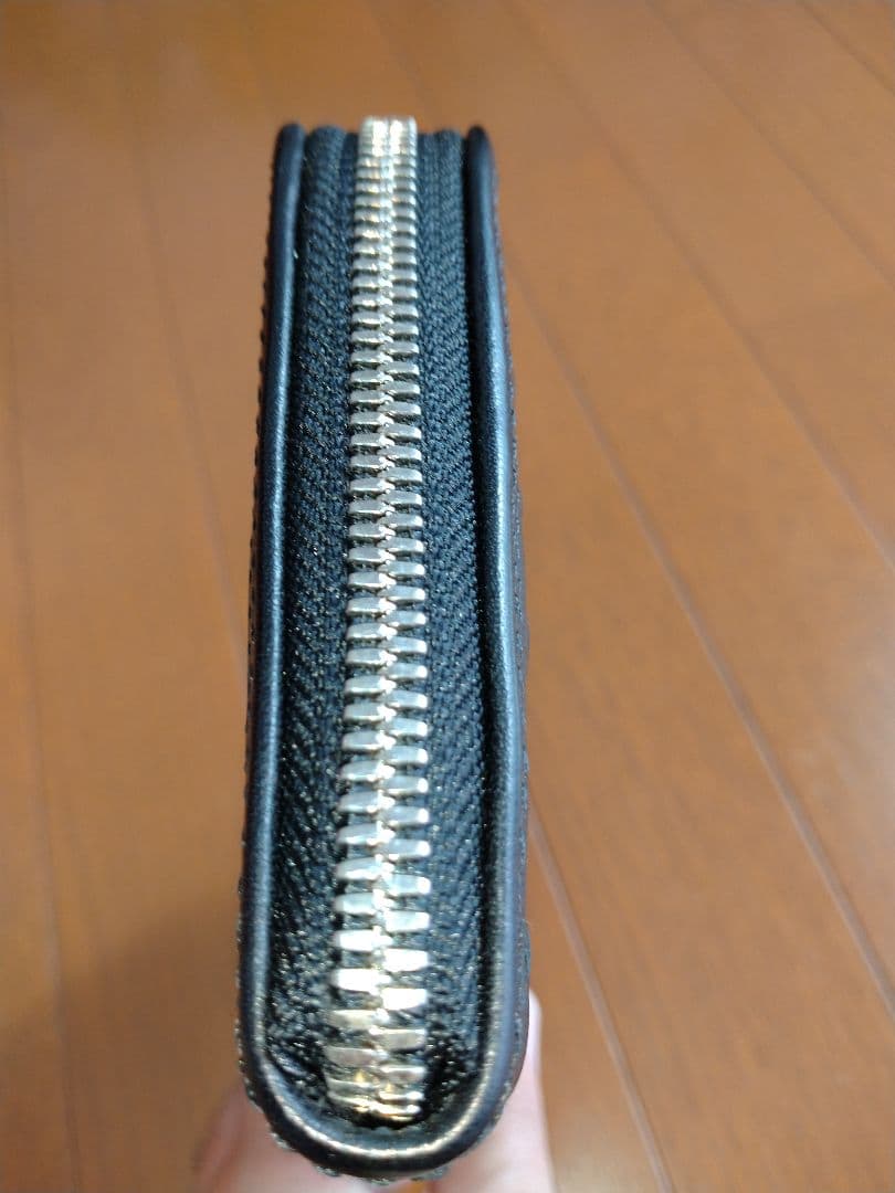 パイロットリバー　レッドムーン　黒いレザー編み込み長財布