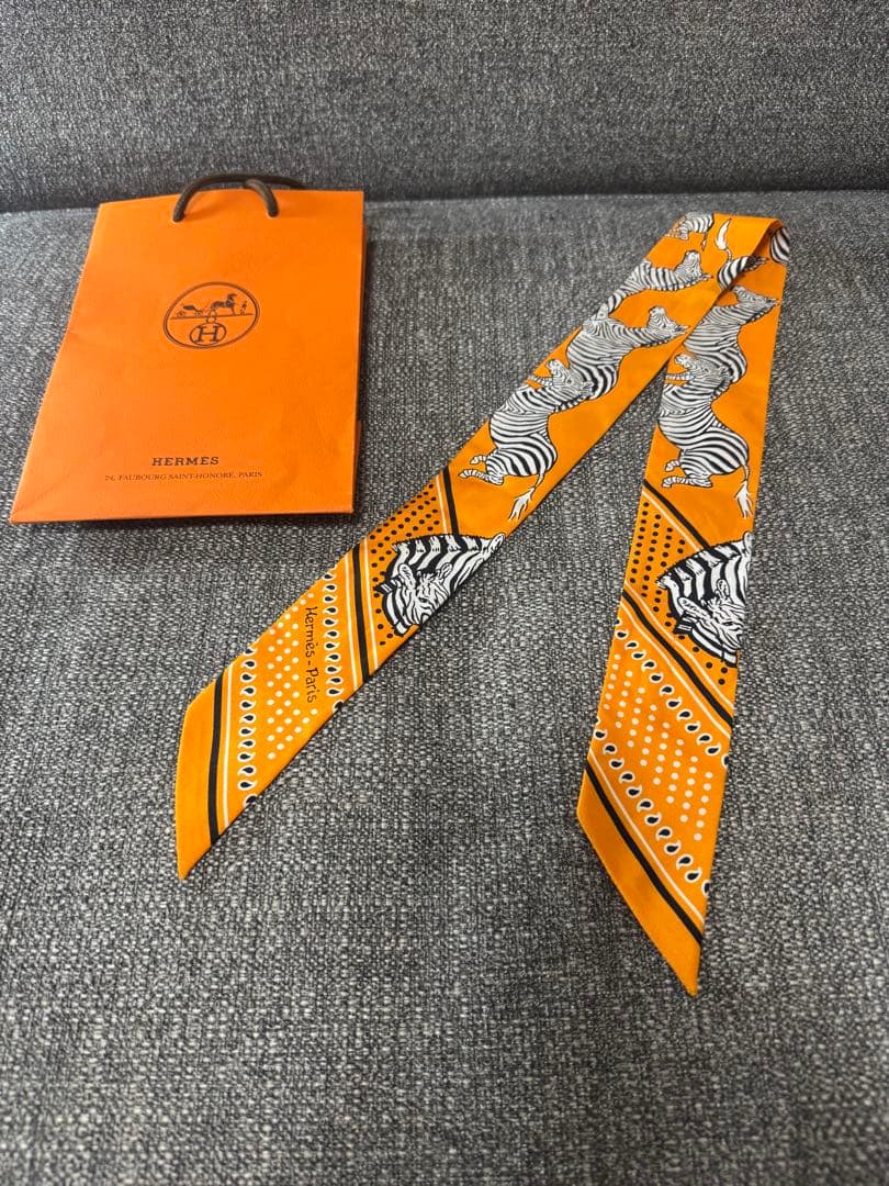 HERMES ツイリー スカーフ レ・ゼブラ・バンダナ オレンジ シルク
