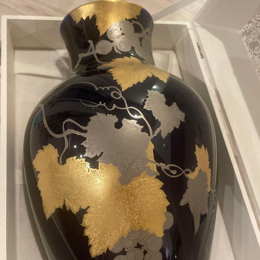 大倉陶園　瑠璃金蝕葡萄花瓶36cm