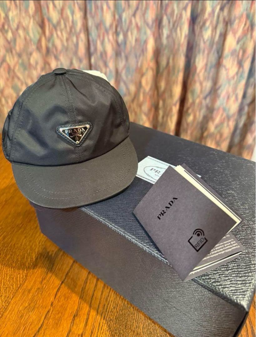 PRADA ブラックナイロンキャップ【犬用 美品】箱なし