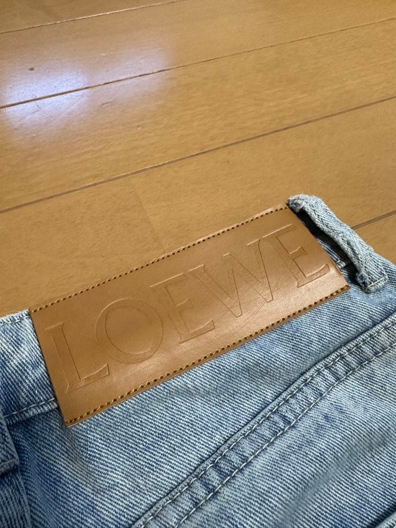 LOEWE ボタンフライジーンズ