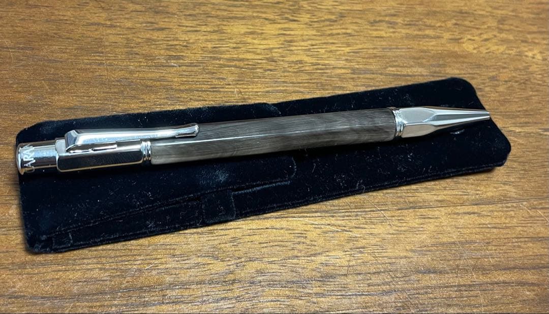 カランダッシュ　バリアスシリーズ　ボールペン　ゼブホーン　黒