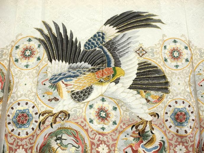 七五三 ◇白色系　刺繍入り　鷹◇5歳男の子着物・羽織・袴セット6048【中古】