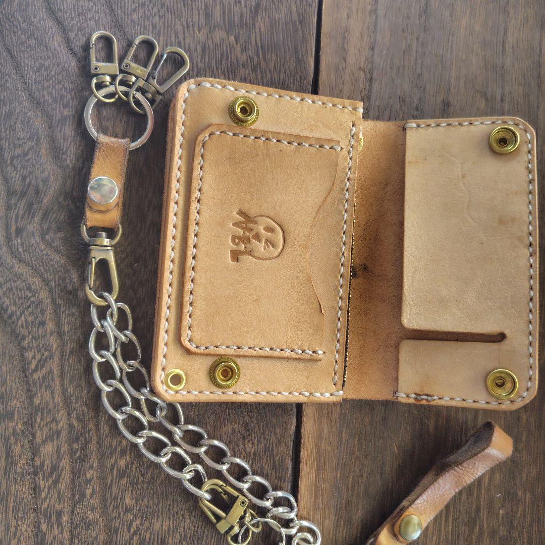 ミドルサイズ トラッカーウォレット 手染め 黒×ナチュラル 薔薇