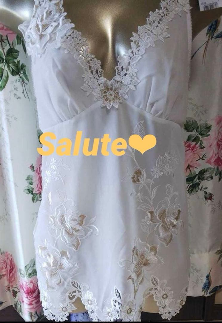 新品Salute❤︎花柄刺繍 ホワイトスリップ