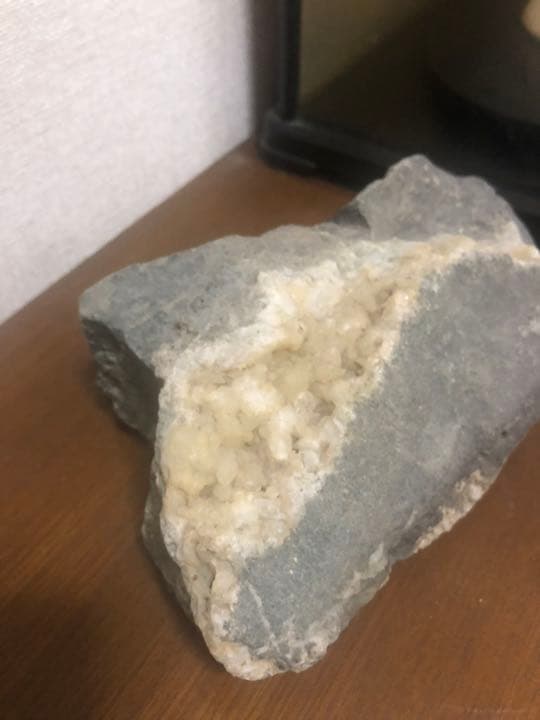 原石、詳細不明