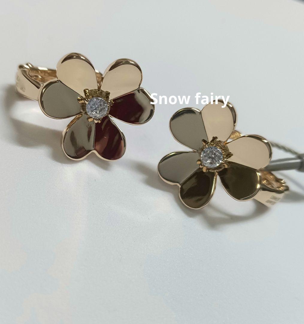 訳あり　ハイクオリティ　三つ葉ピアス　イエローゴールドカラー