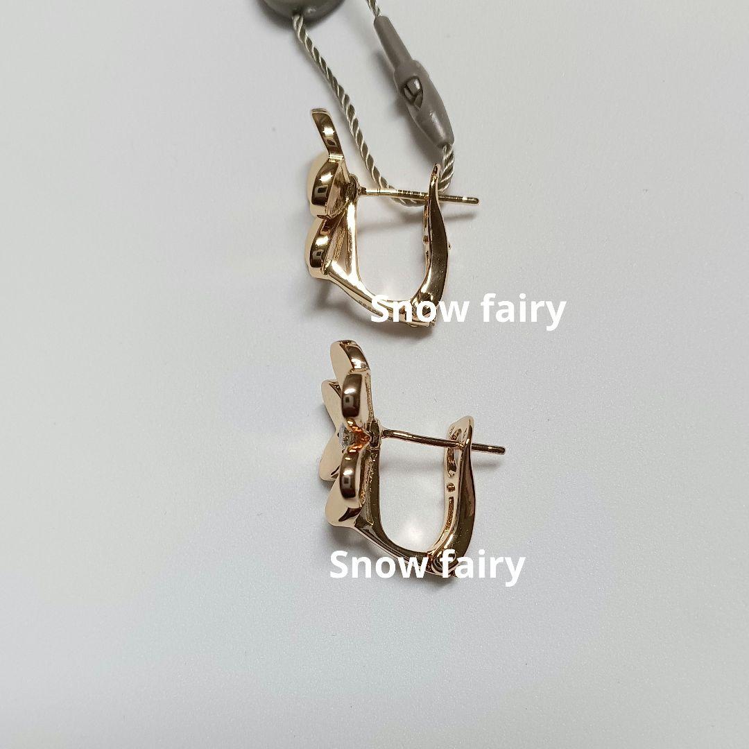 訳あり　ハイクオリティ　三つ葉ピアス　イエローゴールドカラー