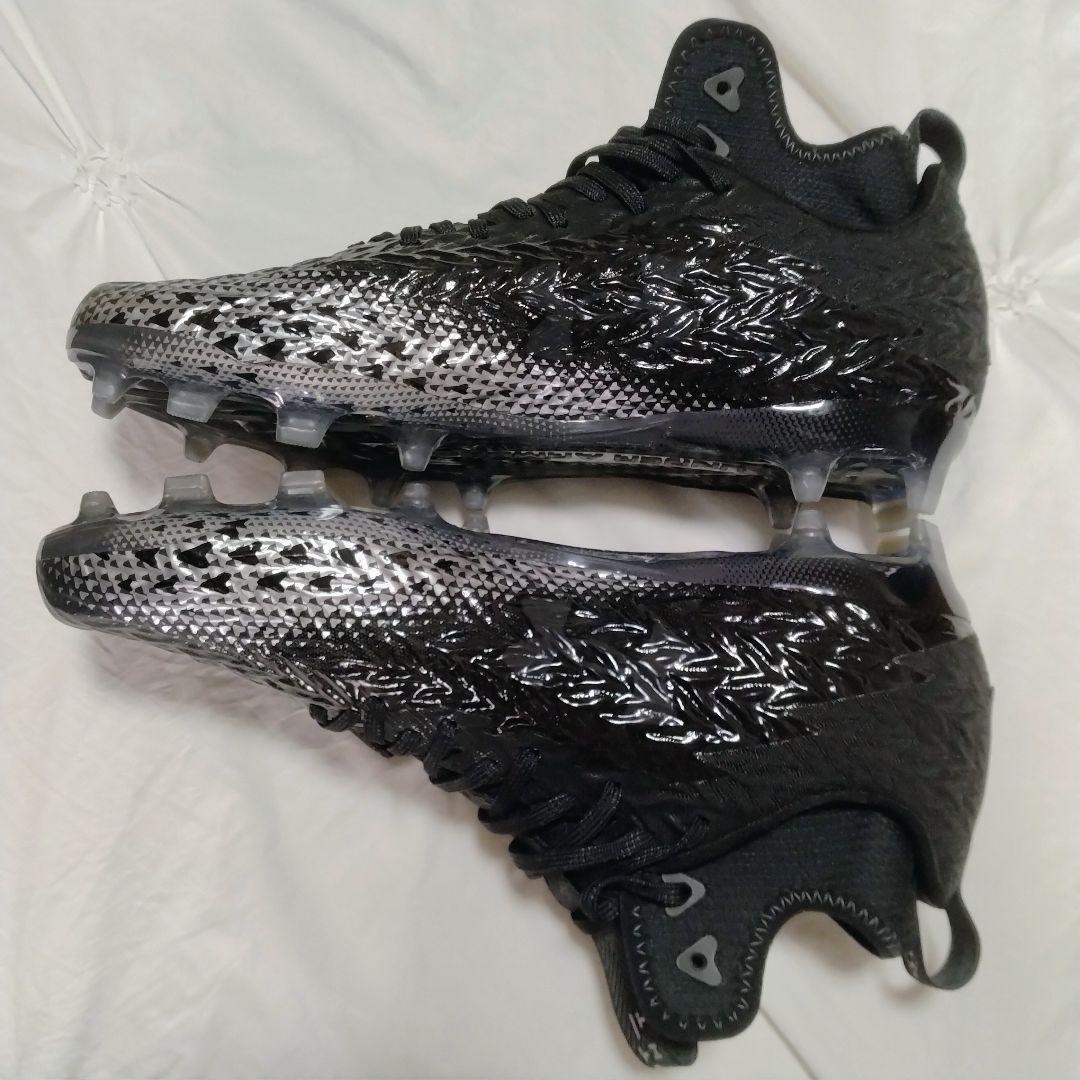 【29.5m ✨新品未使用✨】アンダーアーマー アメフトスパイク スポットライト