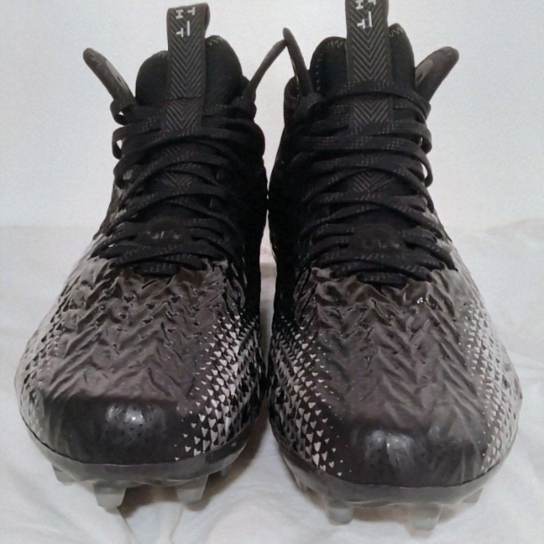 【29.5m ✨新品未使用✨】アンダーアーマー アメフトスパイク スポットライト