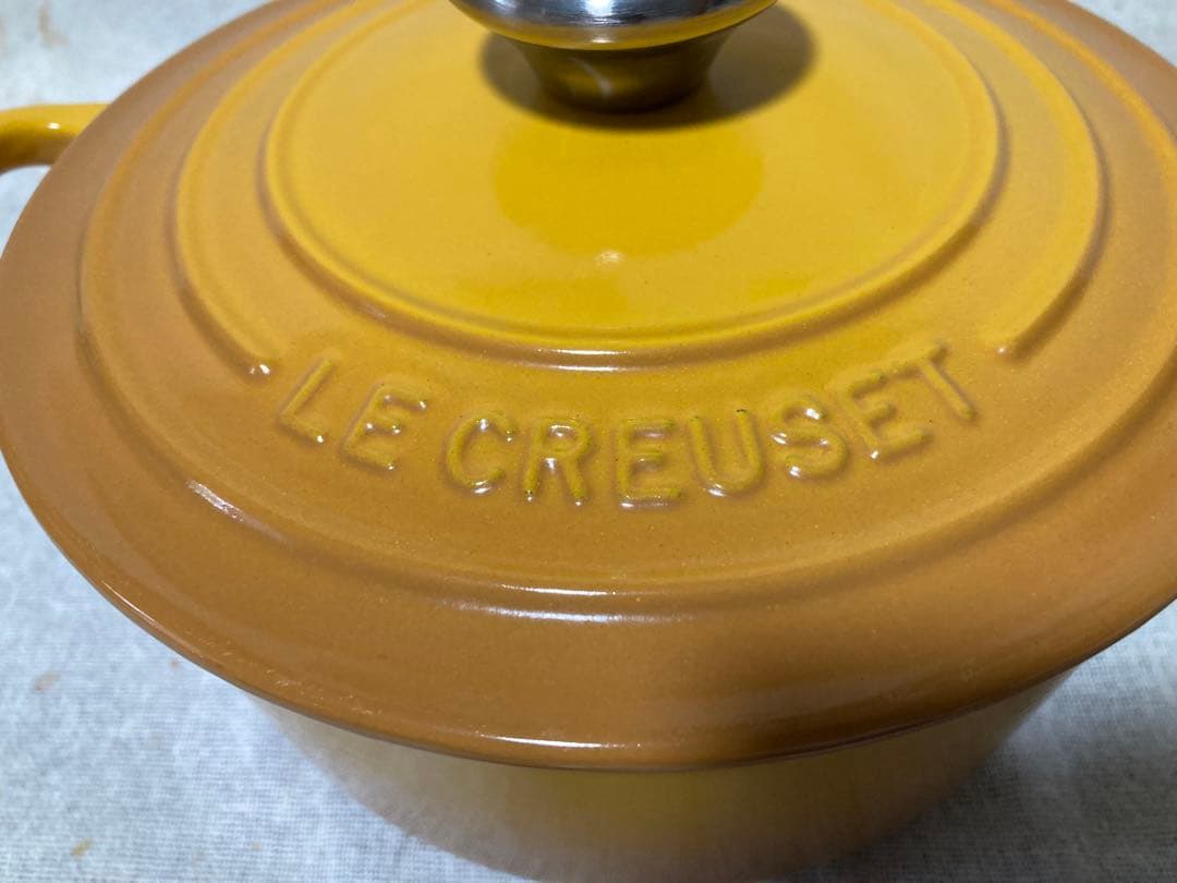 ル・クルーゼ　ココットロンド　18㎝　イエロー系　美品です
