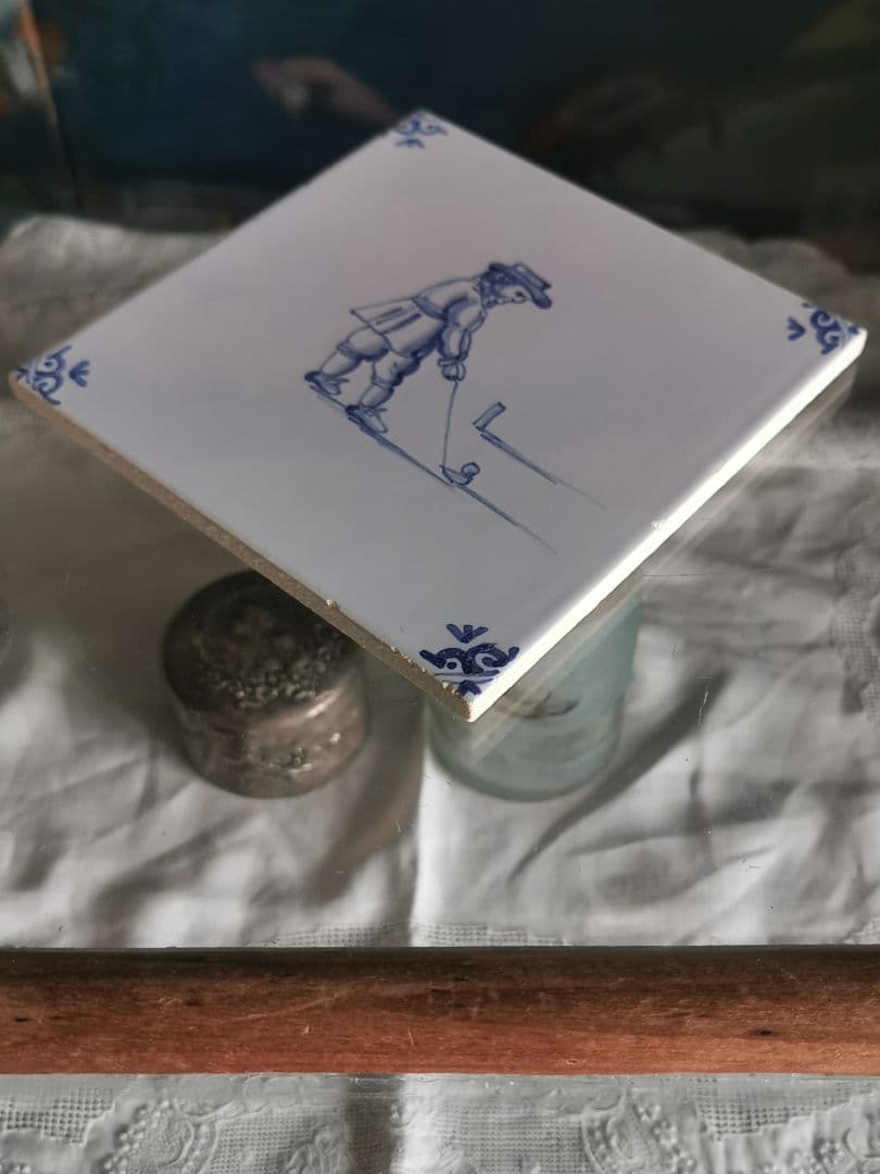 ヴィンテージ/アンティーク デルフト焼タイル コバルト手描 ゴルフショットの紳士