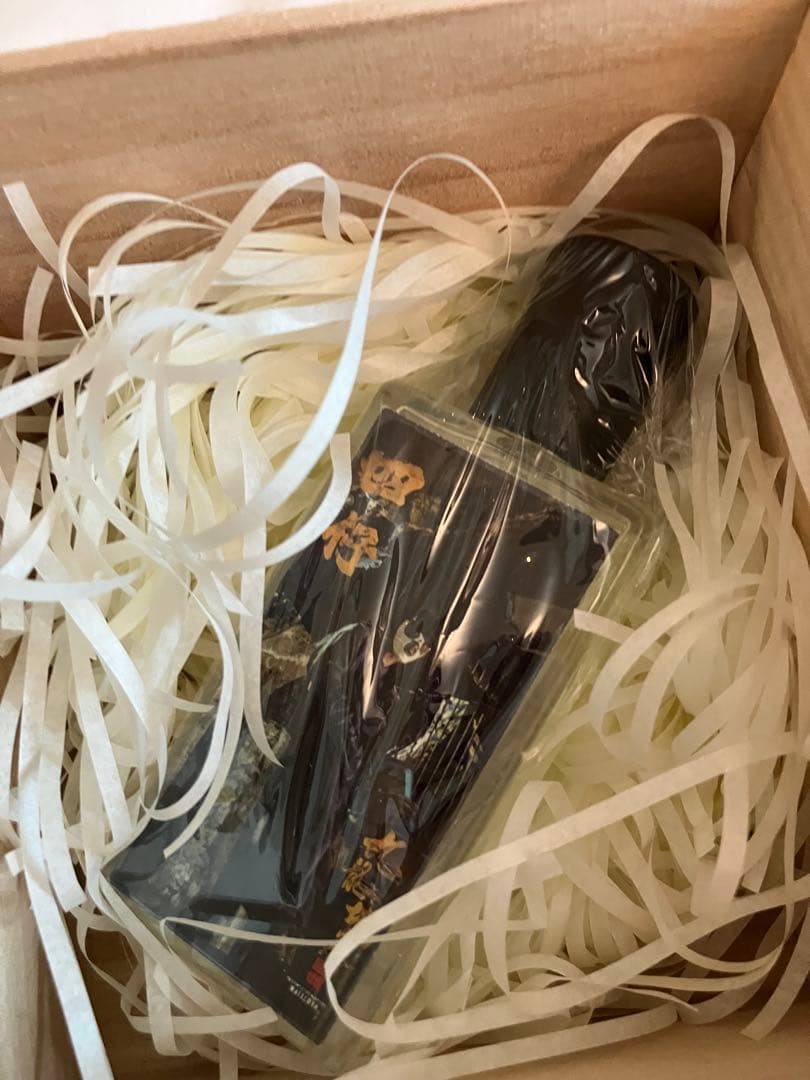 四仔　トワイライト・ウォリアーズ 決戦！九龍城砦　香水