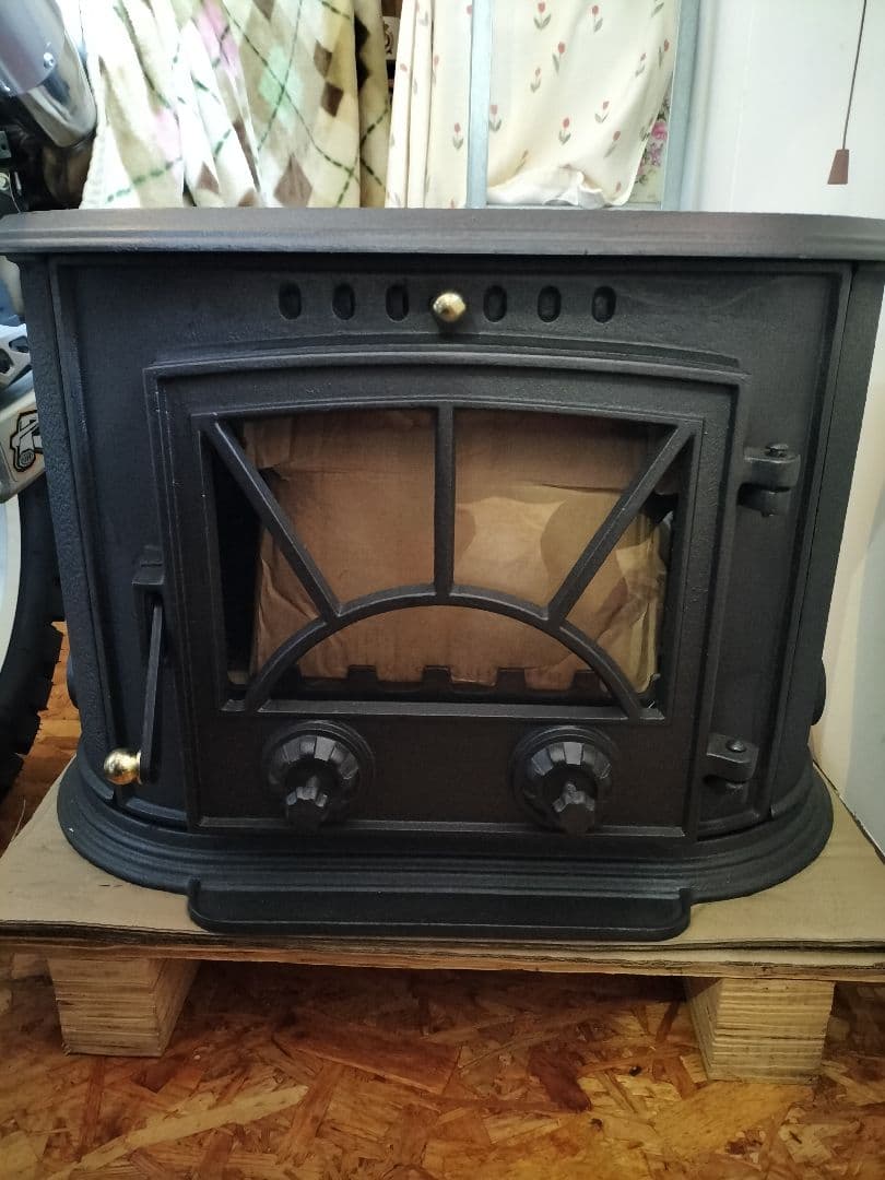 暖炉　薪ストーブ　新品