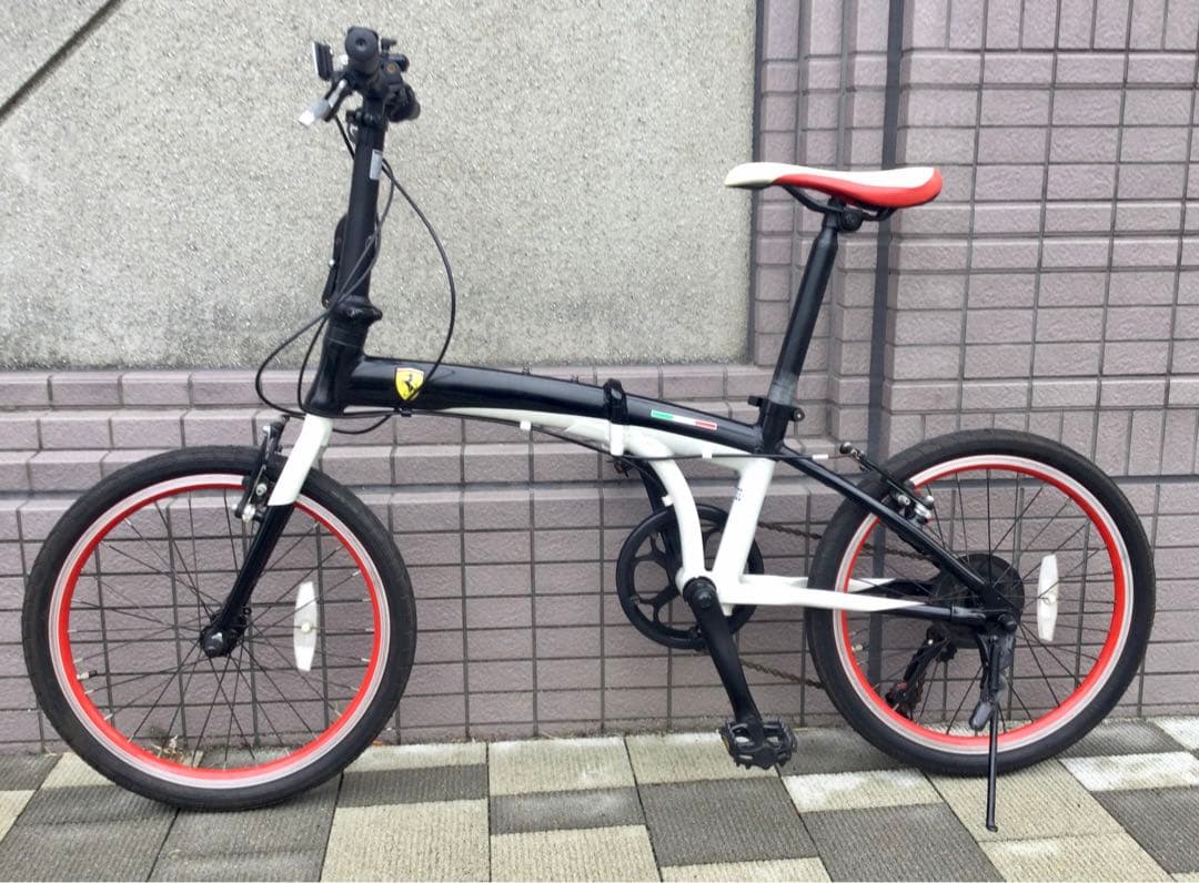 FERRARI フェラーリ　折り畳み自転車　７段変速　東京