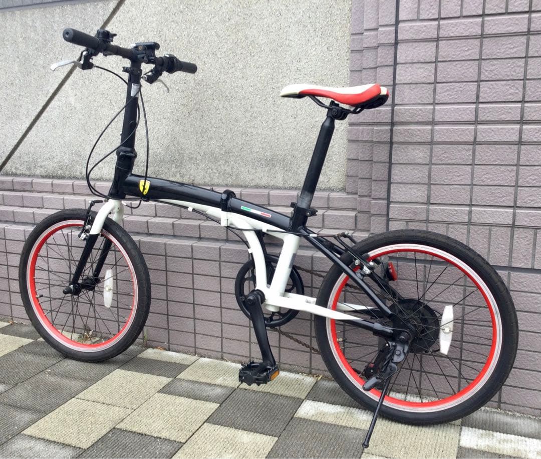 FERRARI フェラーリ　折り畳み自転車　７段変速　東京