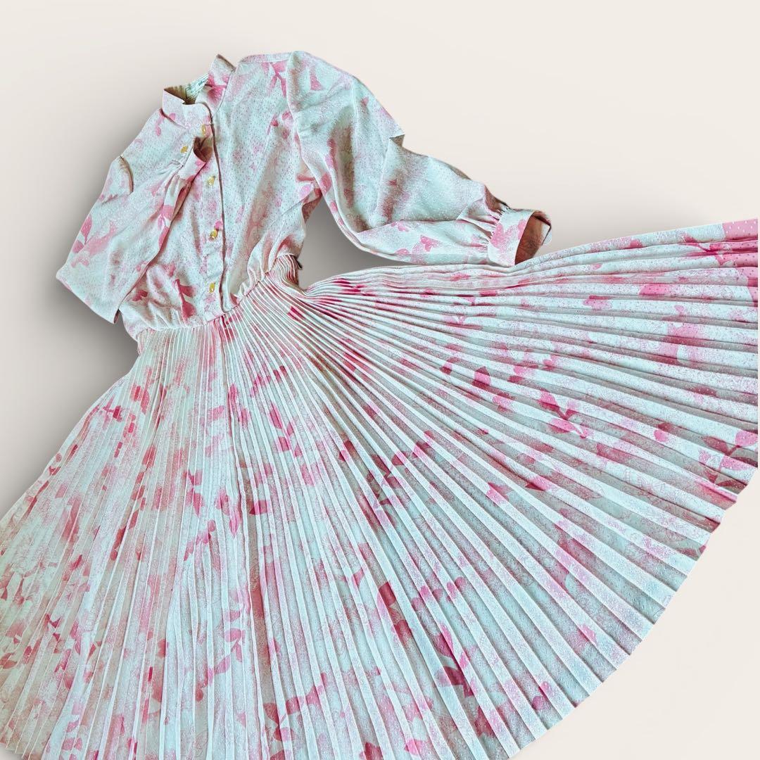 昭和レトロ 花柄プリーツワンピース ロング丈 長袖 白　ピンク　蝶々