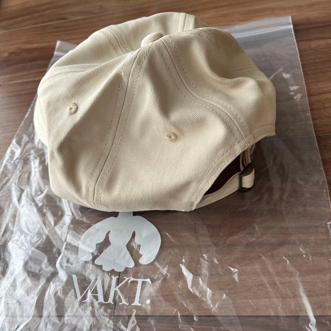 VAKT. CAP I / OFF WHITE バクト　キャップ　ステッカー