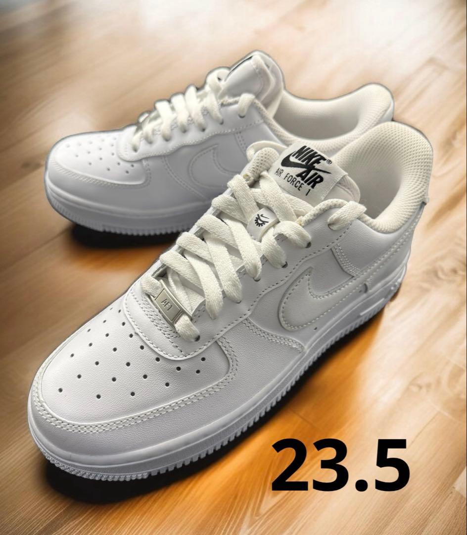ナイキ　エアフォースAIR FORCE 1 レディース　イージーオン　23.5
