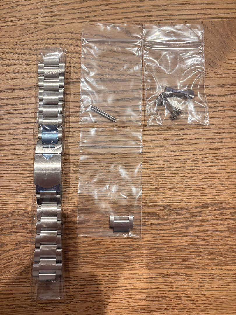 【未使用純正品】TUDOR ステンレススチール 金属ベルト　ブルー保護シール付