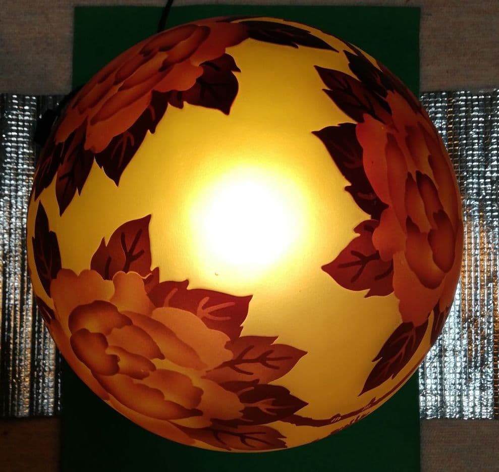 2灯富むガレ風を生かした、日本仕様の配線を施したガラス照明器具