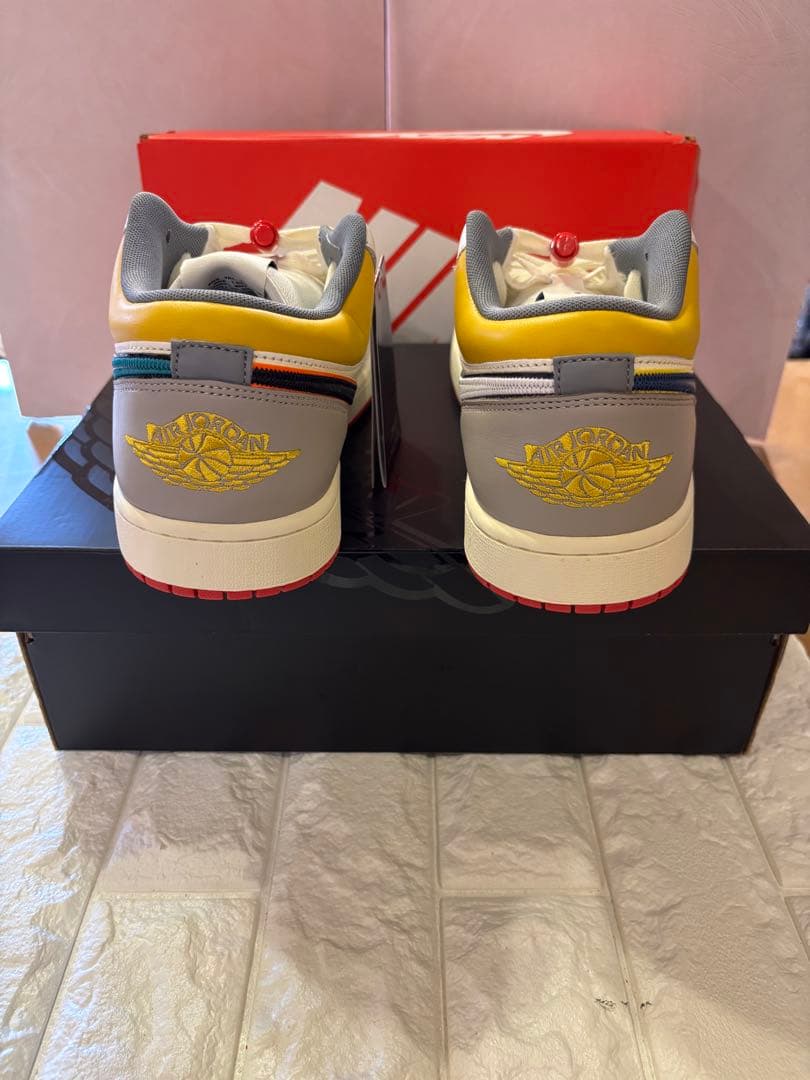 Nike Air Jordan 1 Low ホワイト/イエロー/グレー/ネイビー