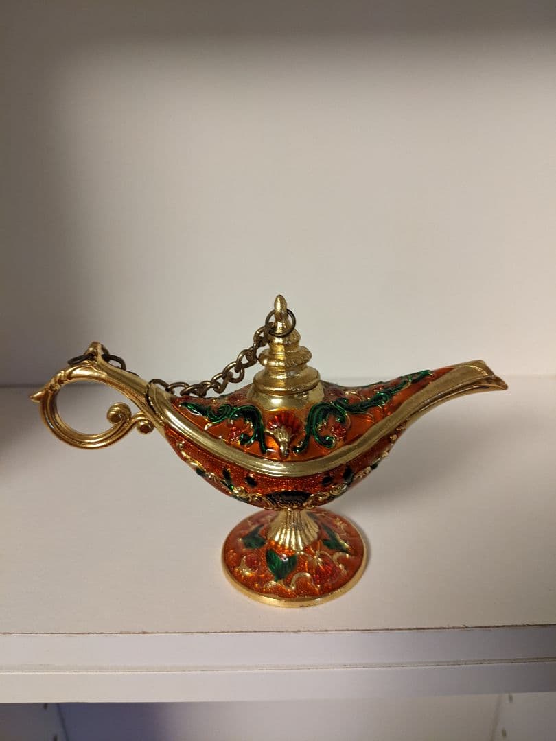 魔法のランプ　ドバイ　アブダビ　アラジン　中東　ランプ　置物