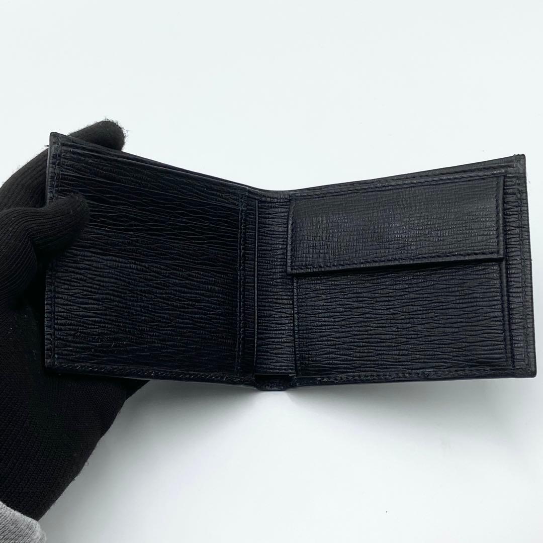 新品未使用　サルヴァトーレフェラガモ　折り財布　レザー　ブラック　イタリア製