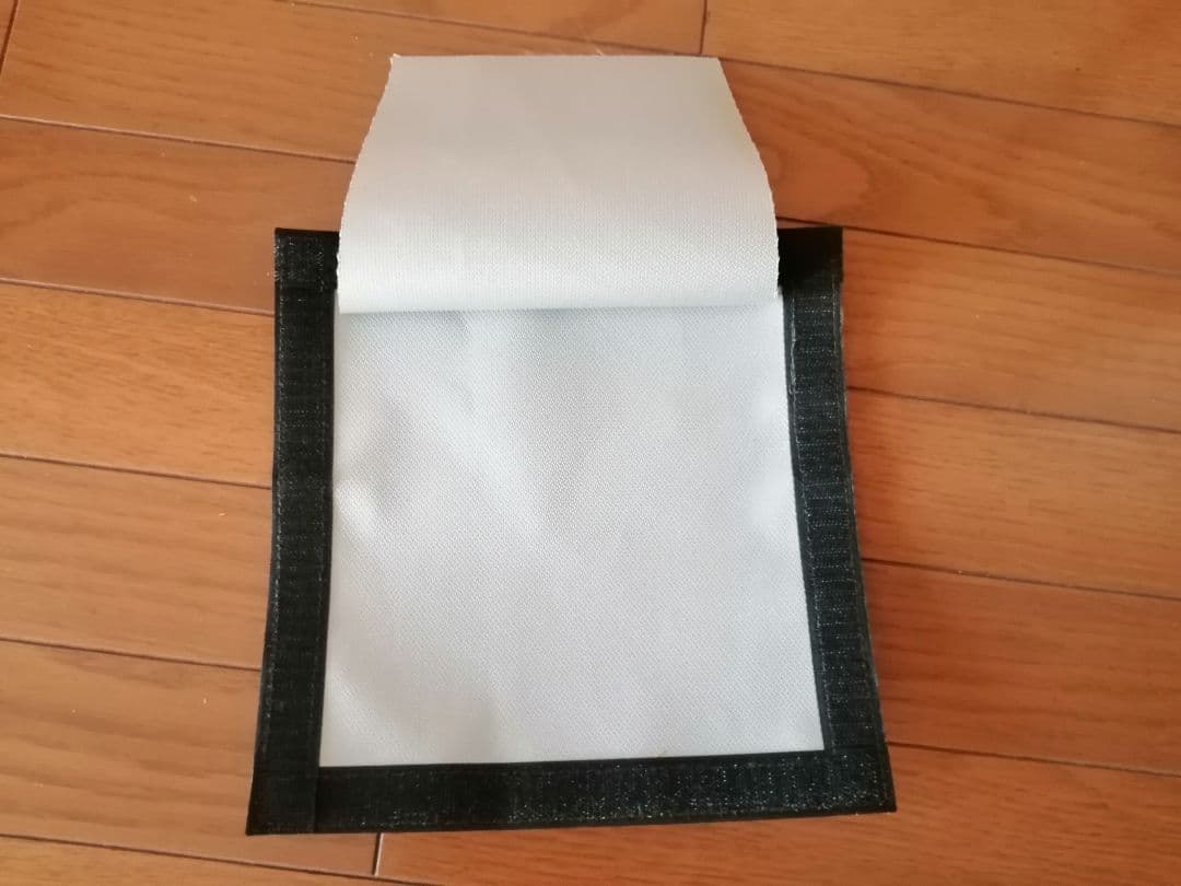 試し張りのみ　煙突ポート付ワンポールテント　軽量3.1kg グリーン