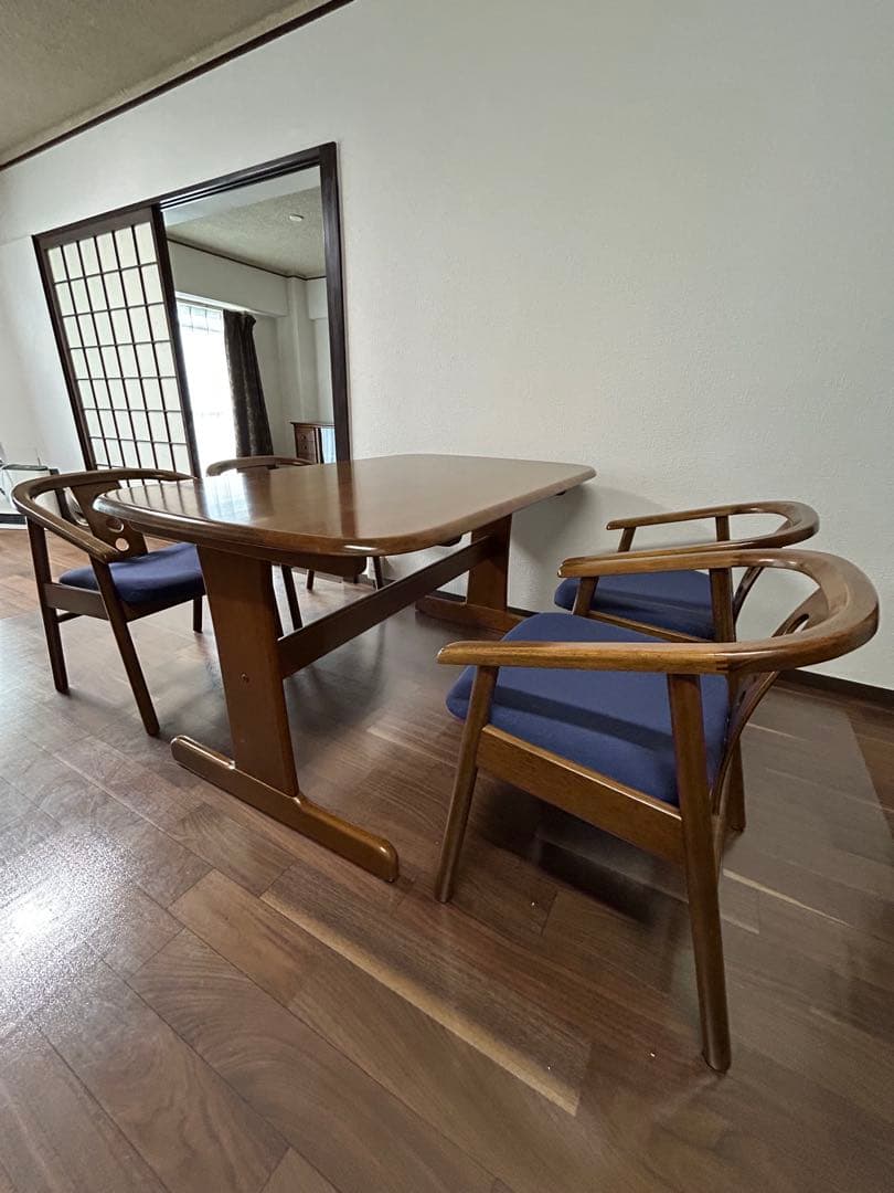 【※引取限定】ダイニングテーブルと椅子4脚