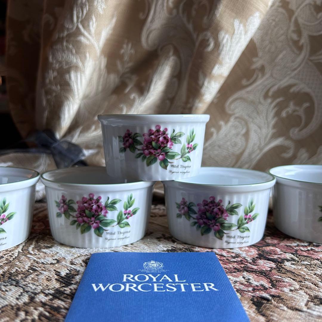 新品 Worcester Herbs英国の小さな庭の物語 ココット