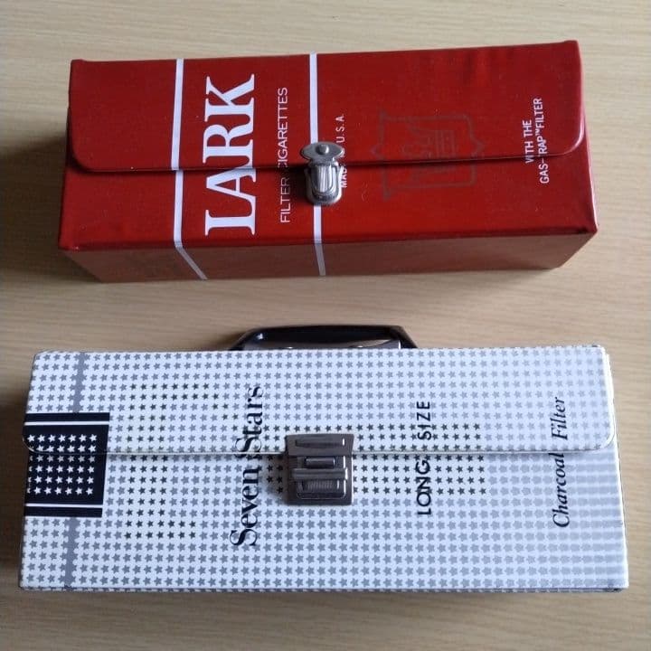 昭和のタバコ柄のカセットテープ入れ2個組